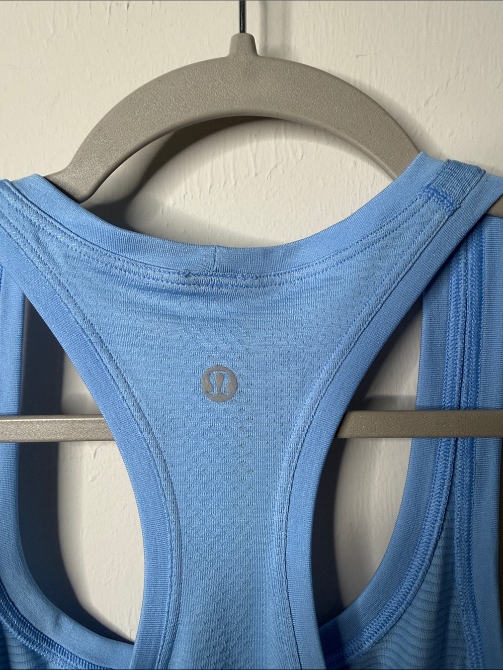 Lululemon Swiftly Tech Scoopneck Tank 2.0 *Race - Picture 3 of 4